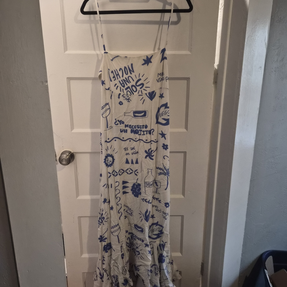 Chic Blue and White Graphic Maxi Dress